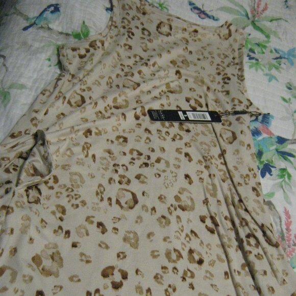 NWT Small Betsey Johnson Slippers and NWT Small Nicole Miller Gown - Picture 4 of 14